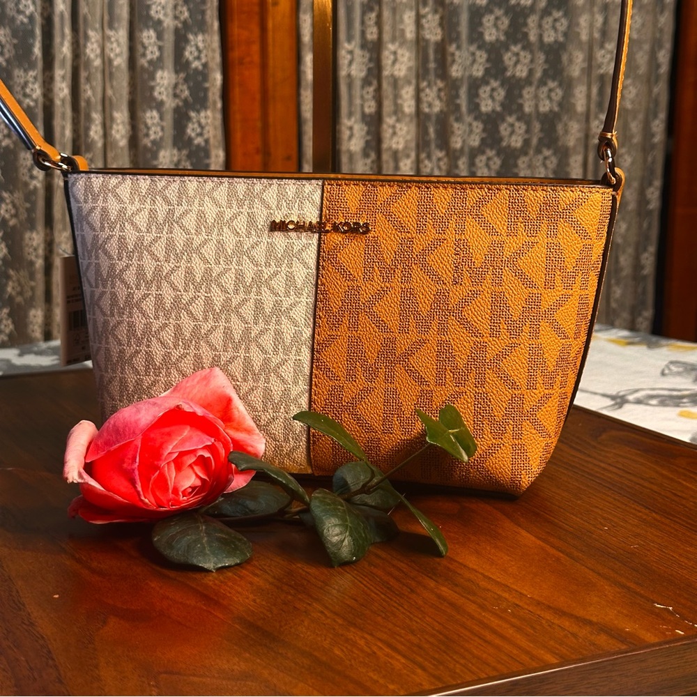 NWT Michael Kors Monogrammed Jet Set Crossbody